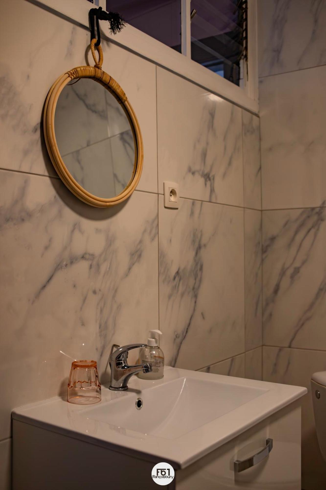 Des Chartriers Apartment *